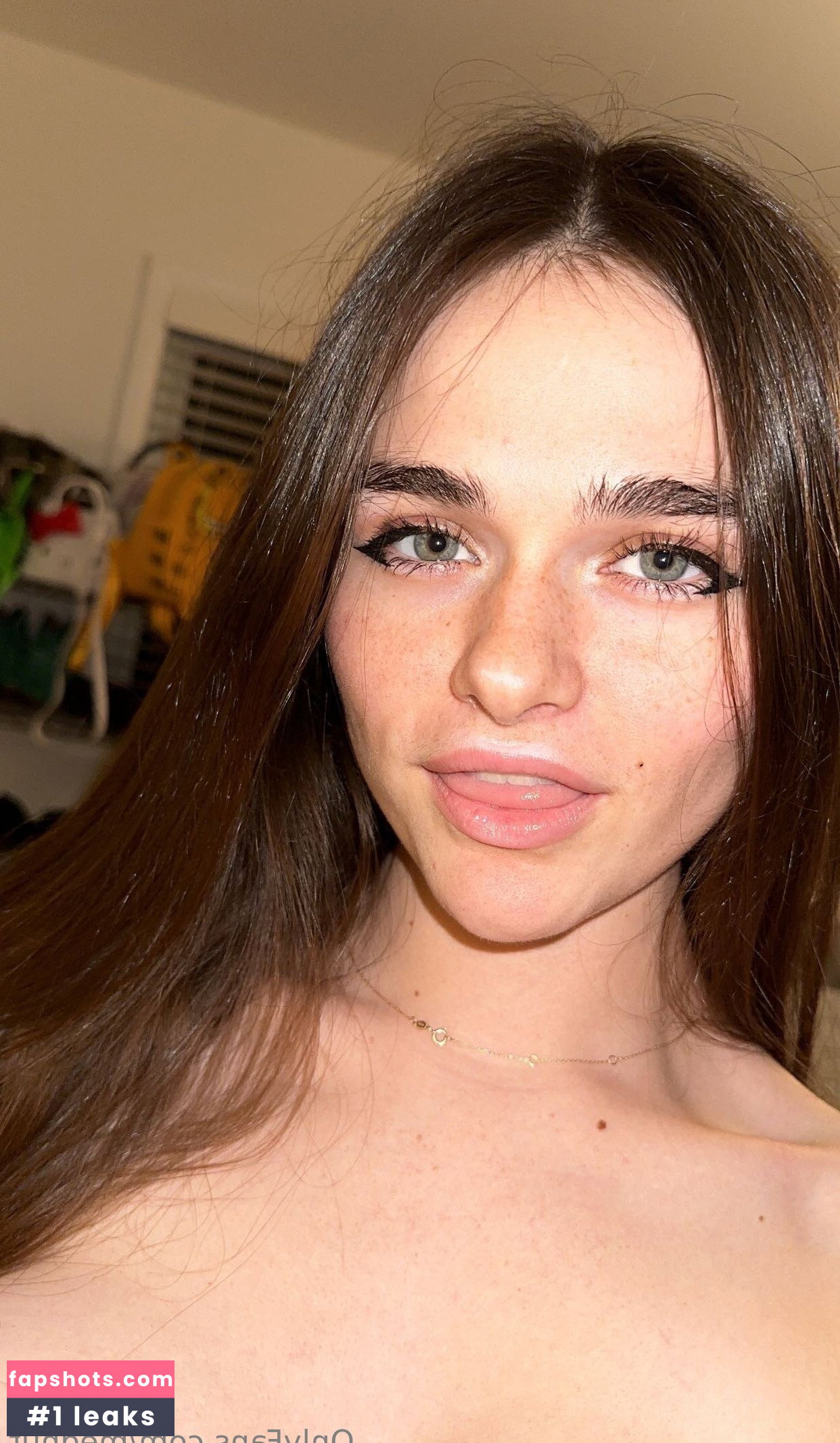 Megan Nutt gallery photo #1421