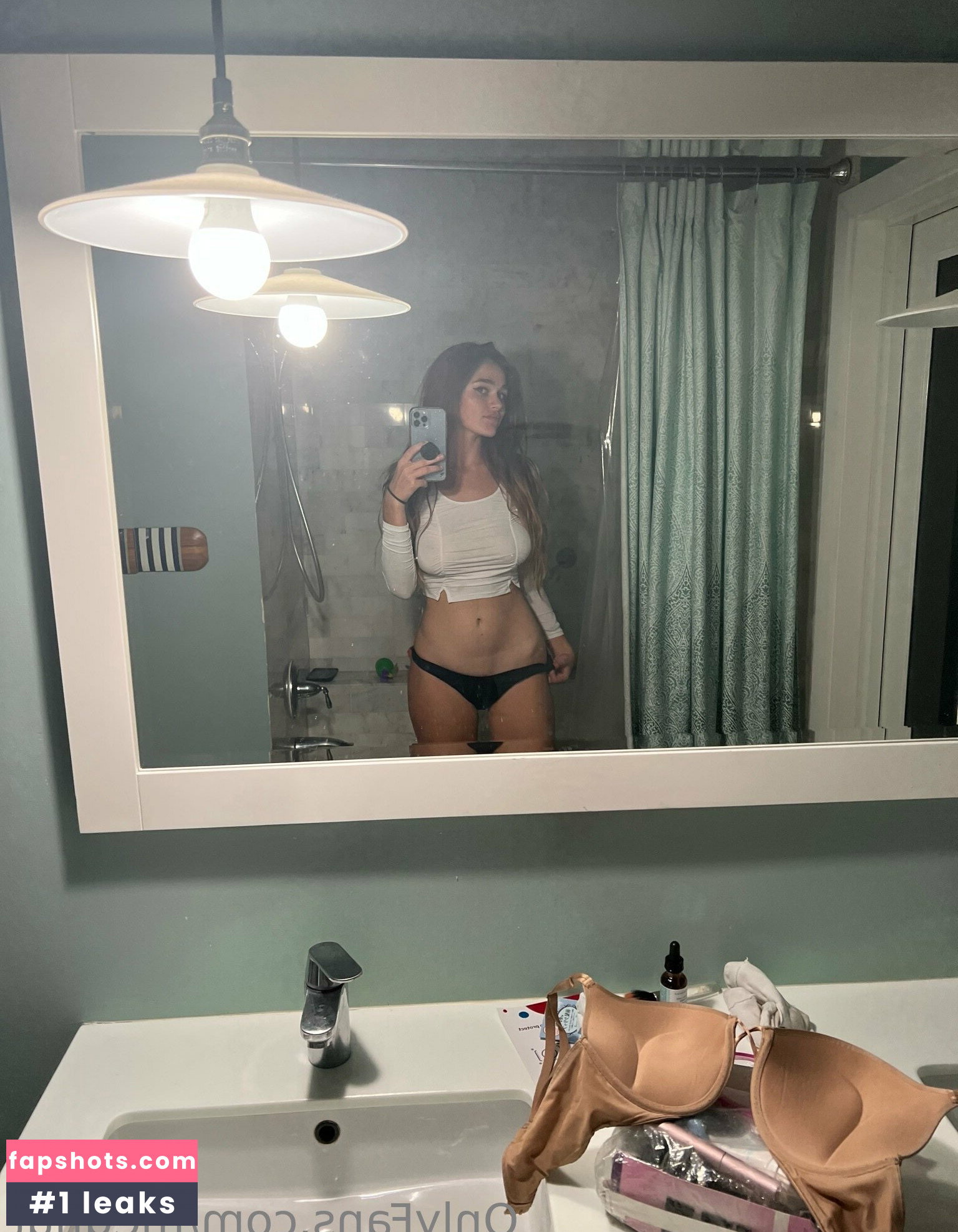 Megan Nutt gallery photo #1624