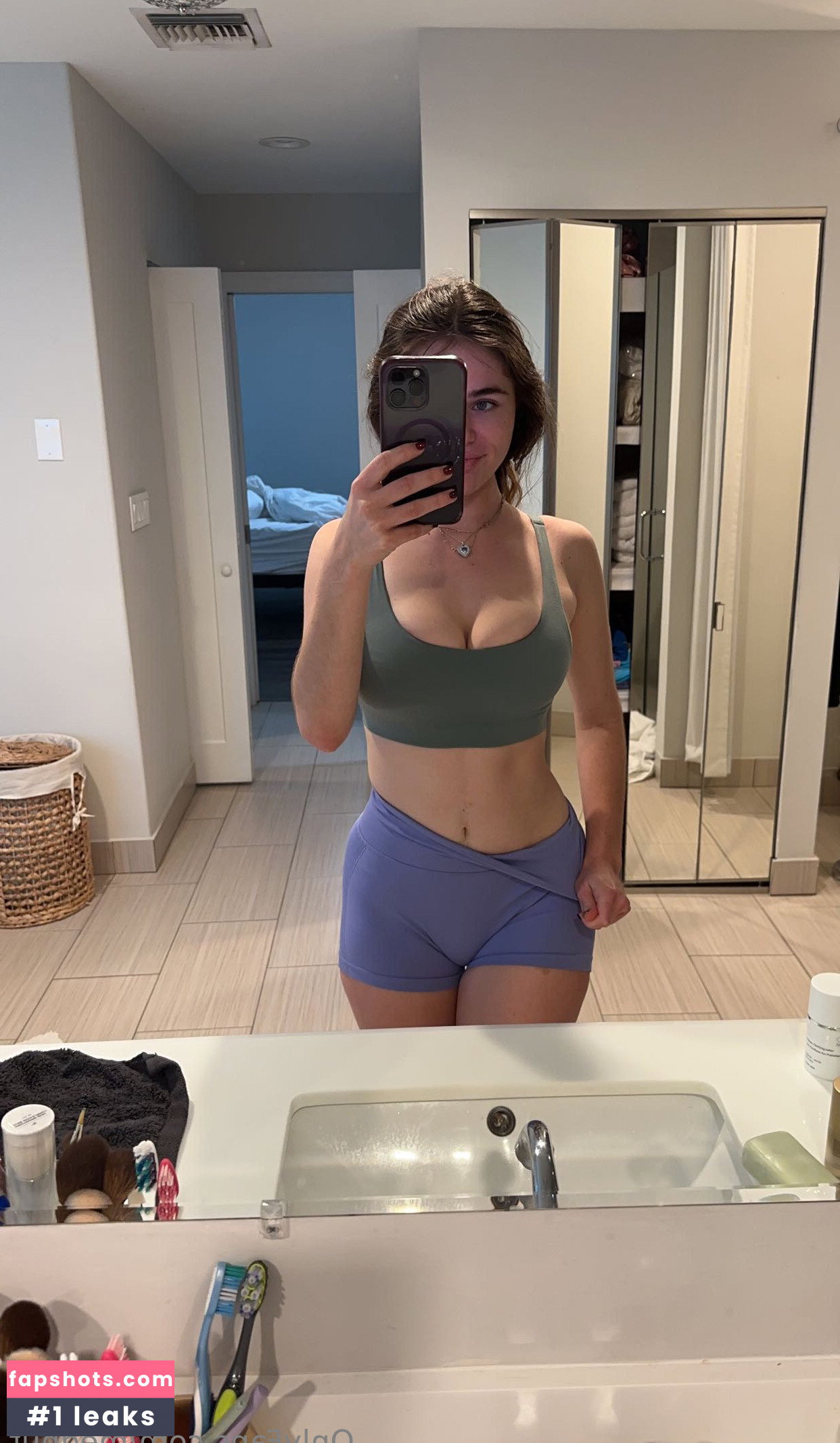 Megan Nutt gallery photo #1771