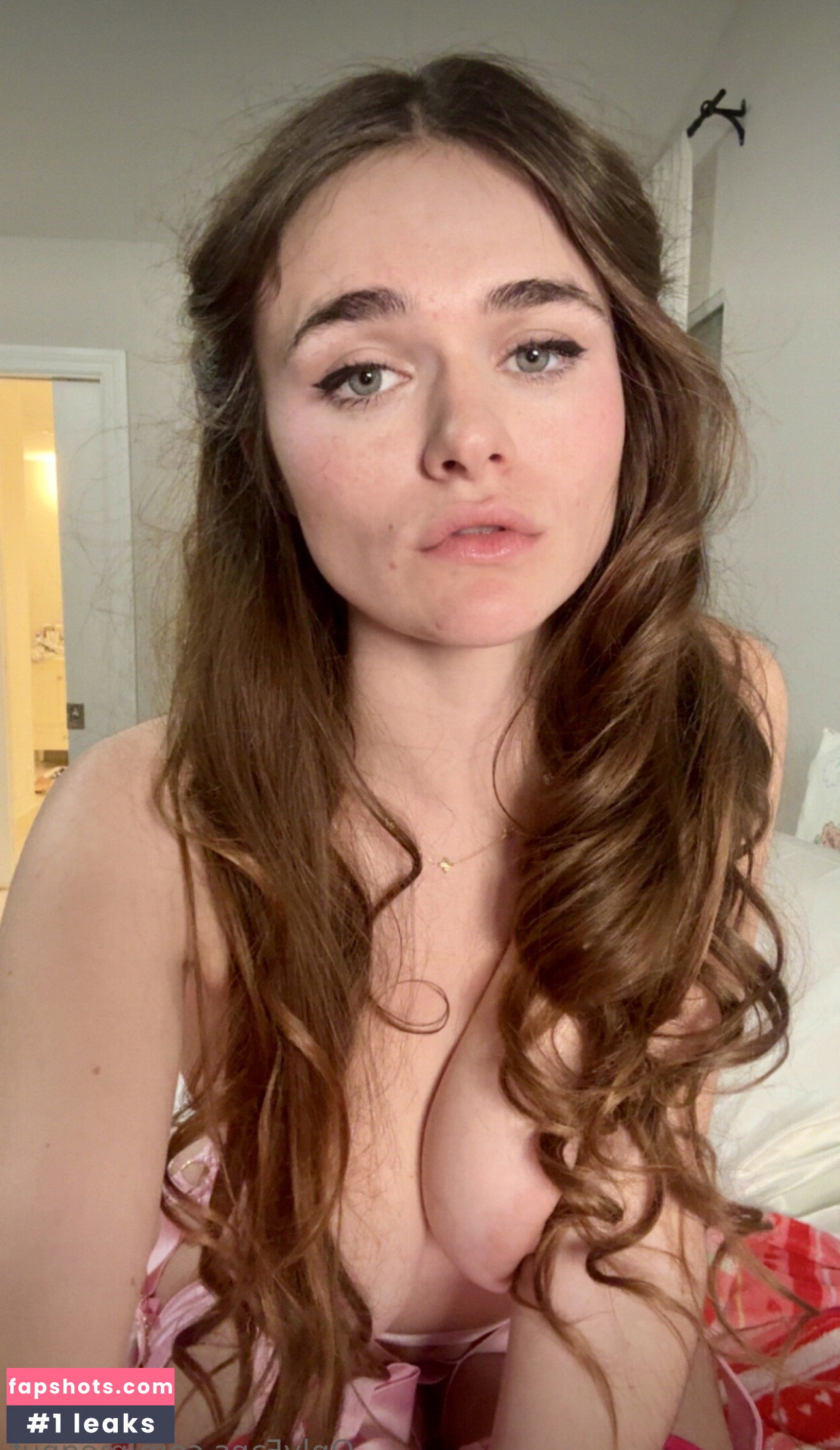 Megan Nutt gallery photo #632