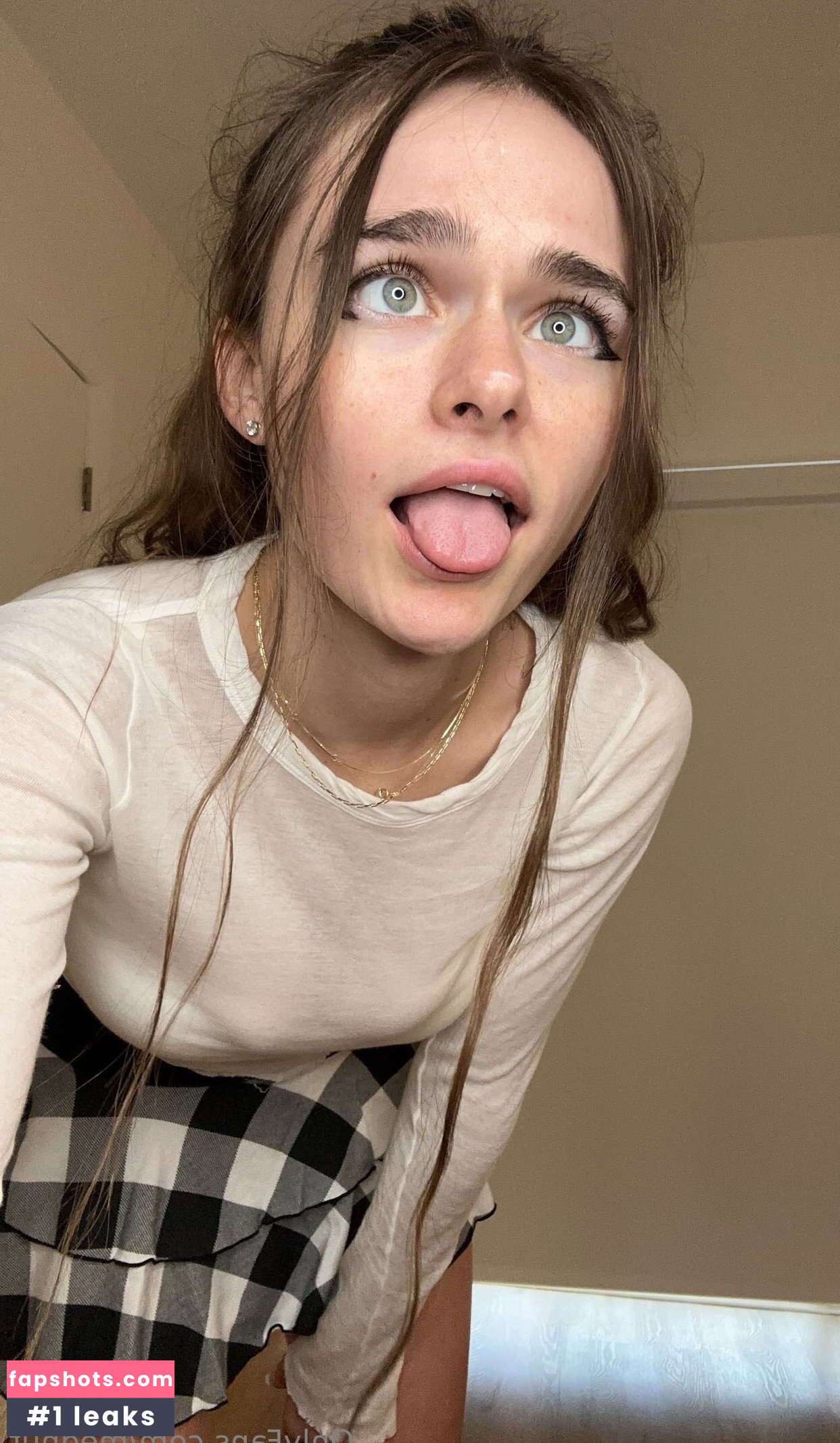 Megan Nutt gallery photo #909