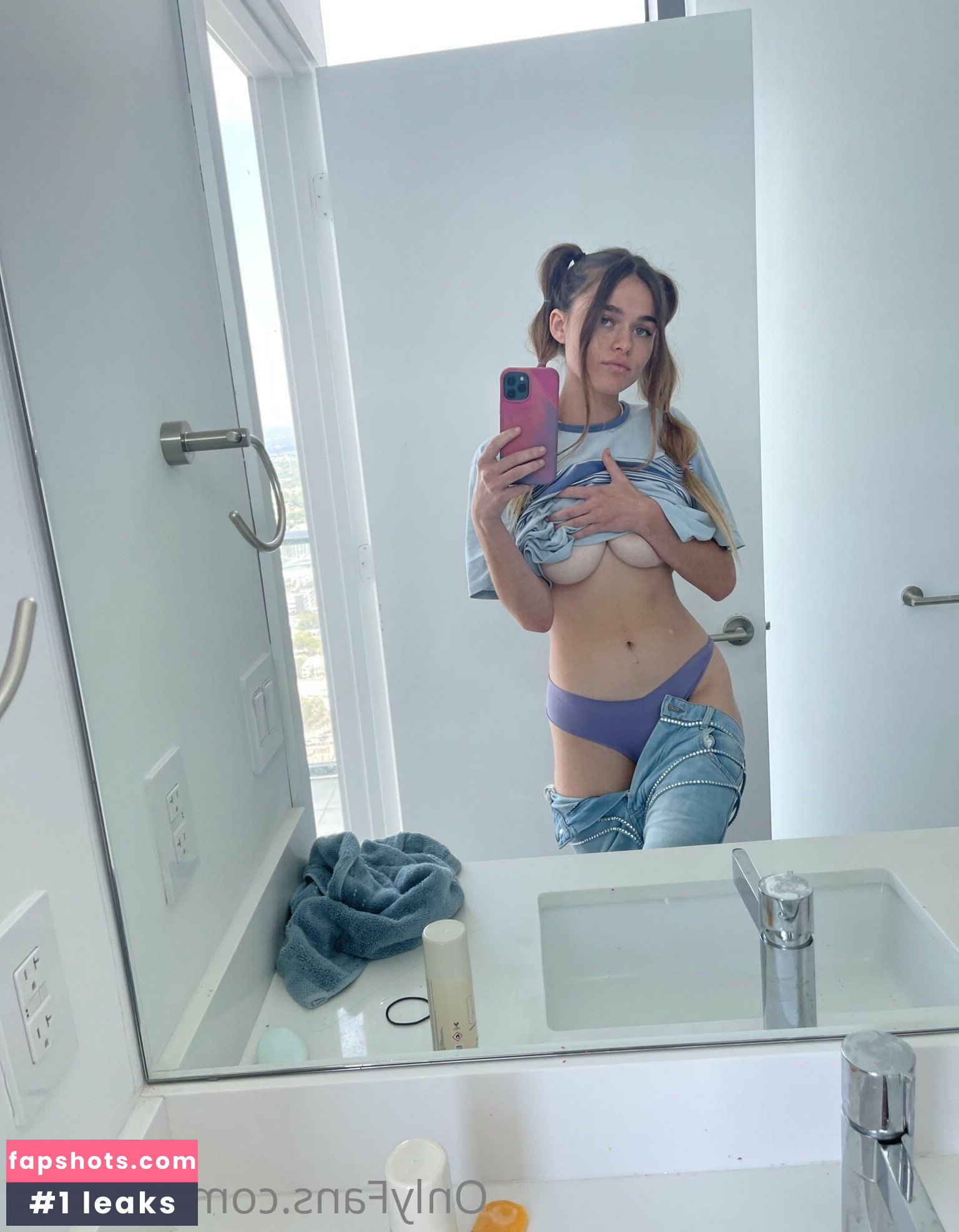 Megan Nutt gallery photo #768