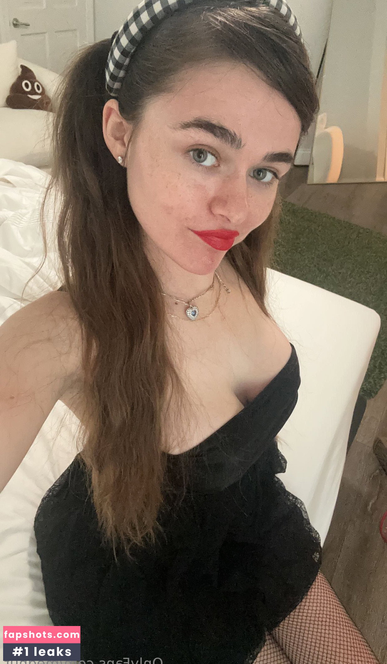 Megan Nutt gallery photo #1709