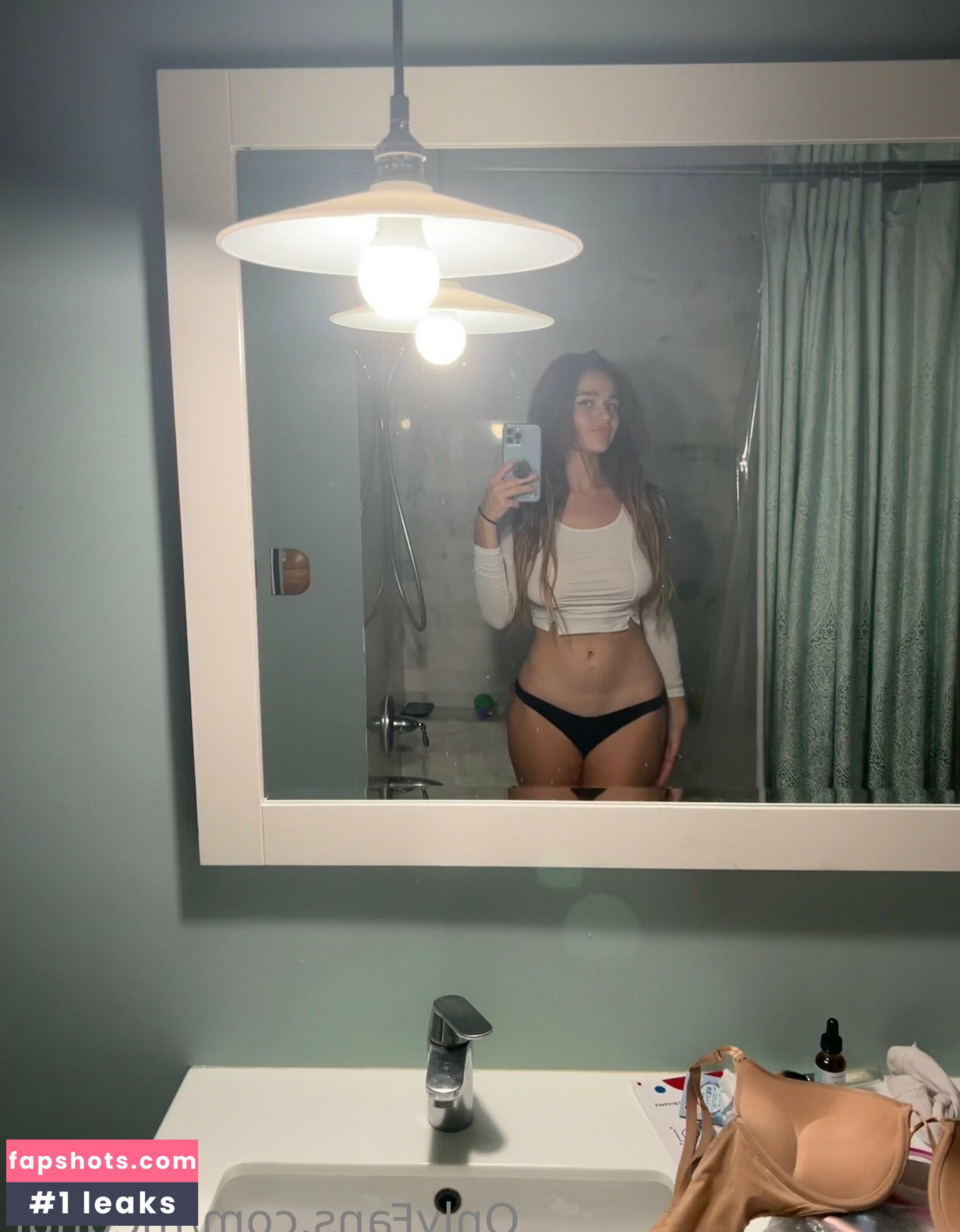 Megan Nutt gallery photo #211