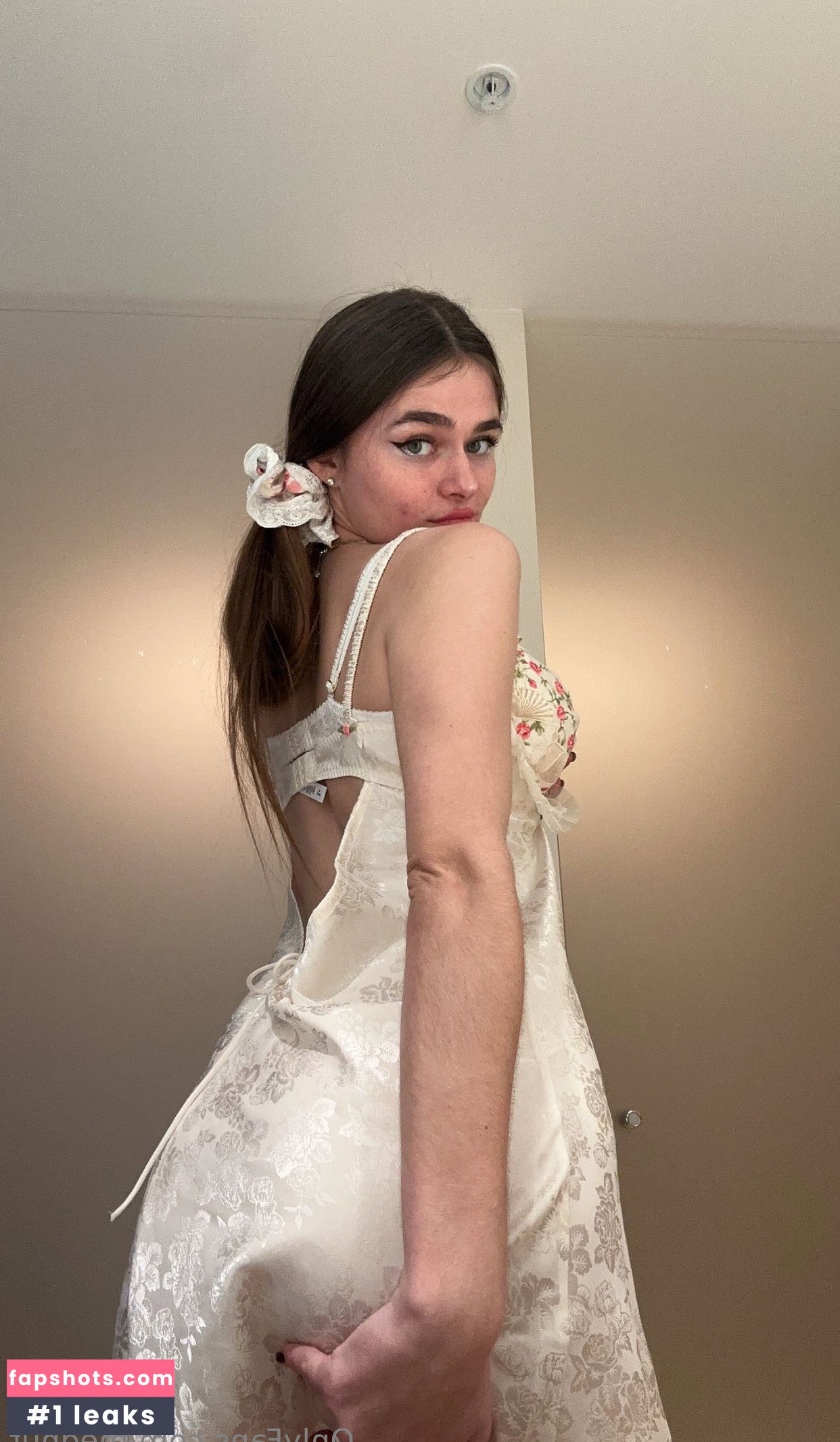 Megan Nutt gallery photo #986