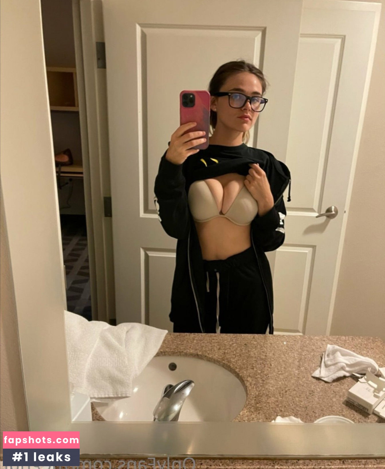 Megan Nutt gallery photo #325