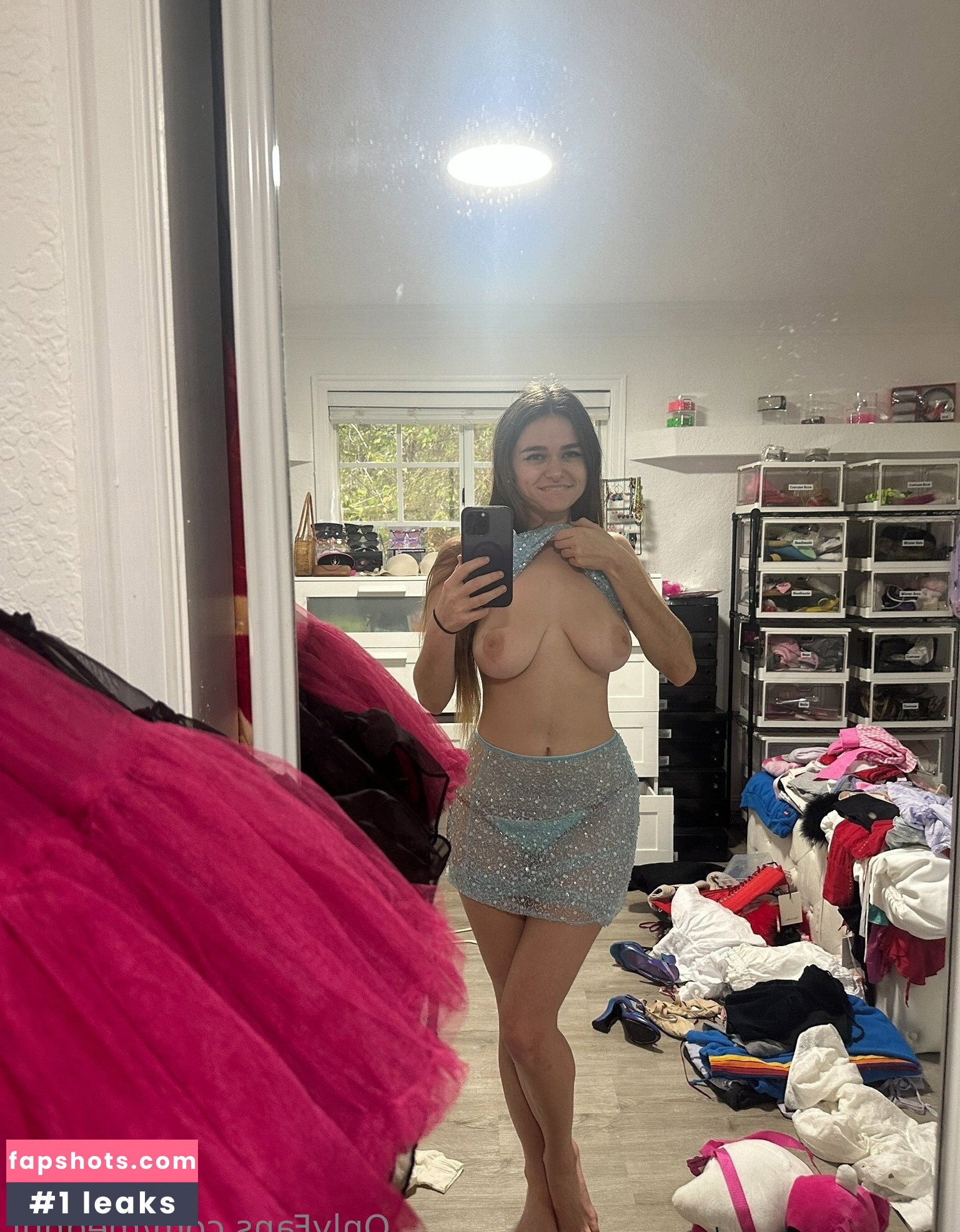 Megan Nutt gallery photo #1316