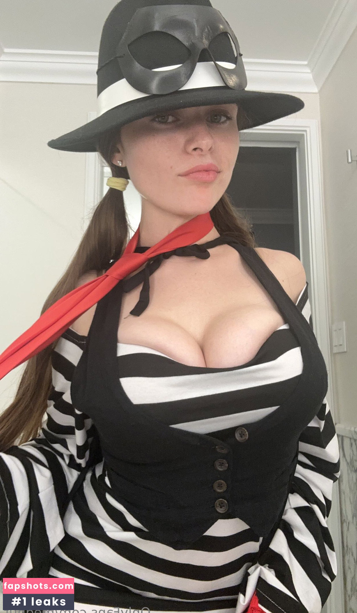 Megan Nutt gallery photo #498