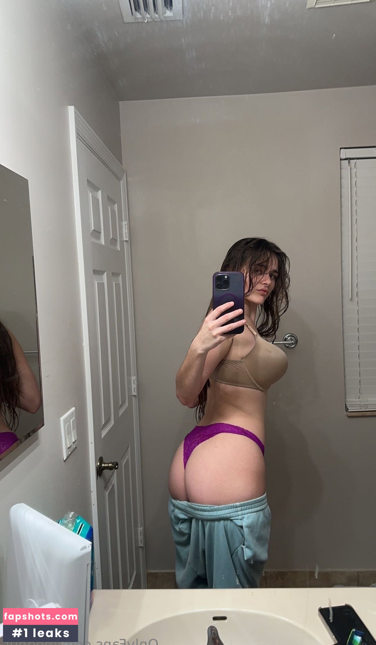 Megan Nutt gallery photo #174