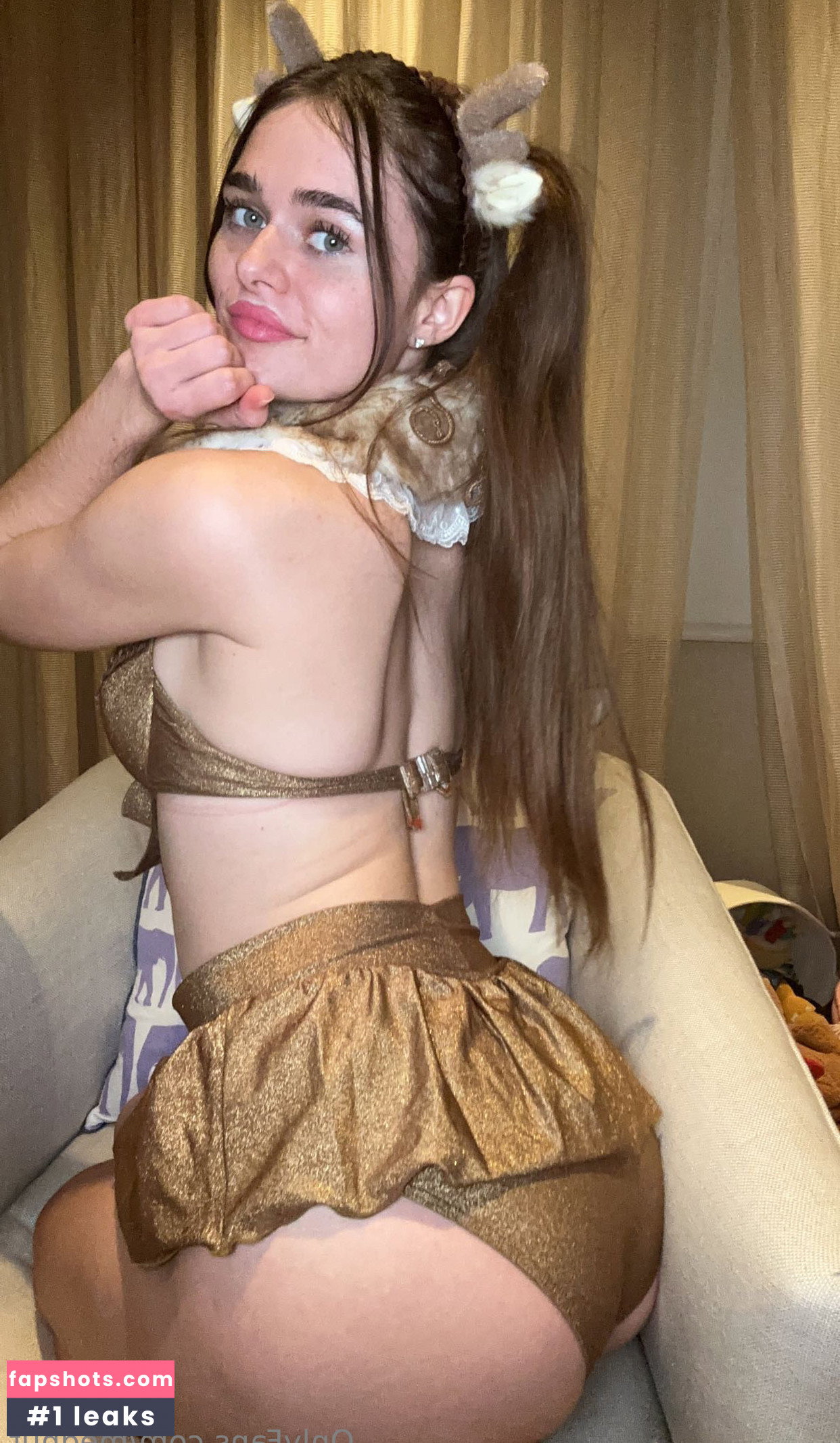 Megan Nutt gallery photo #483