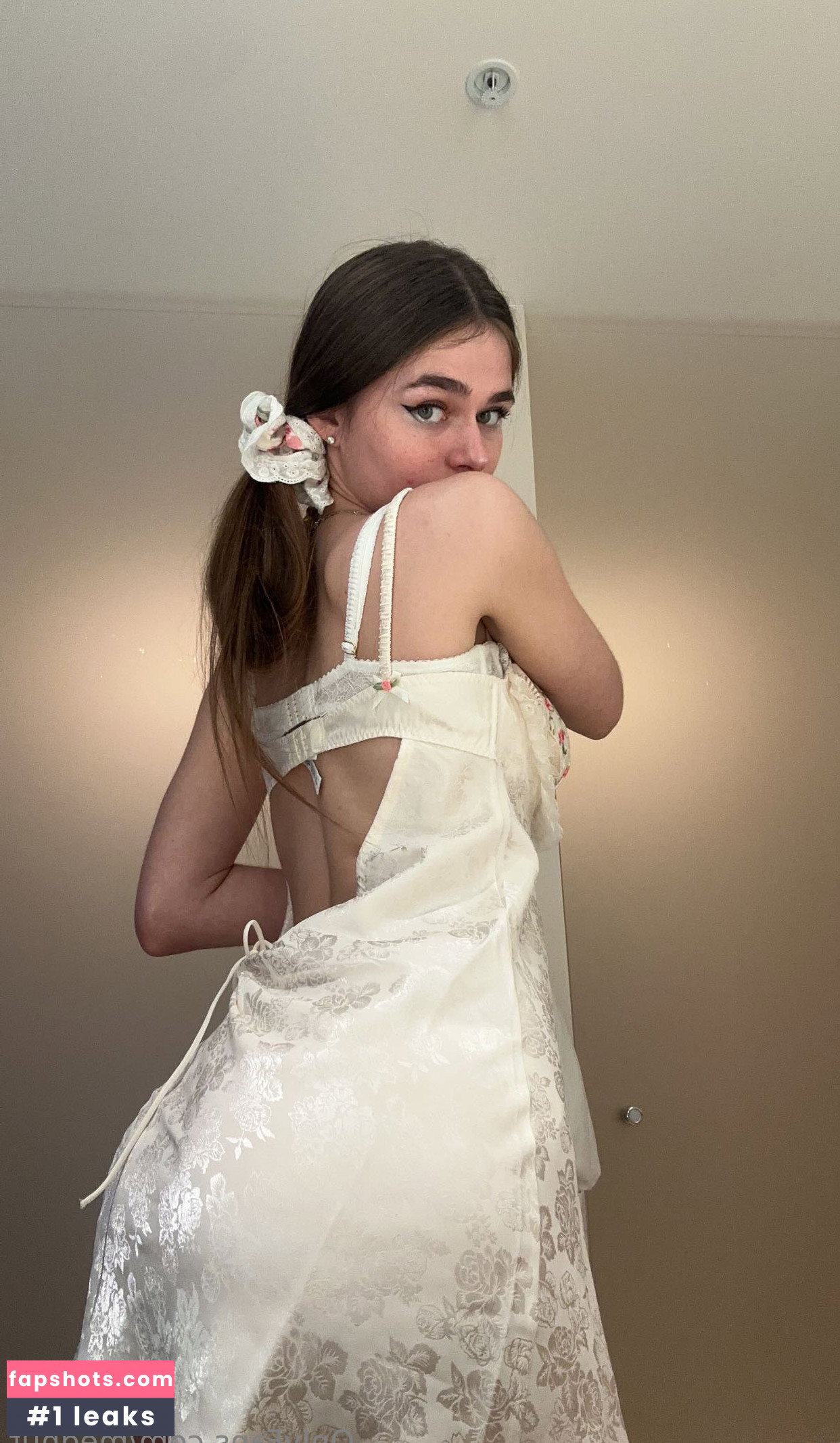 Megan Nutt gallery photo #2954