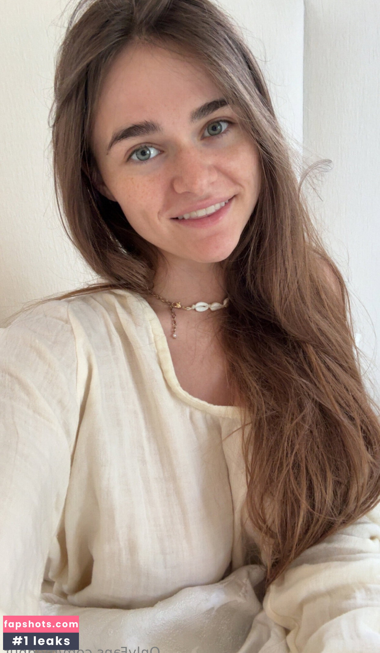 Megan Nutt gallery photo #3403
