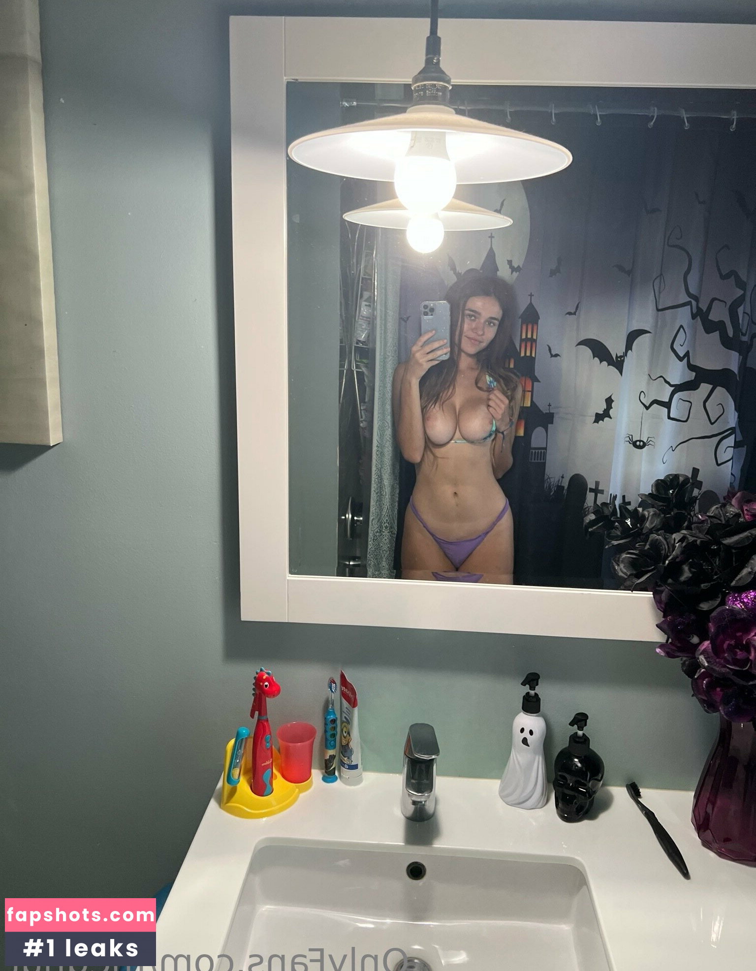 Megan Nutt gallery photo #2555