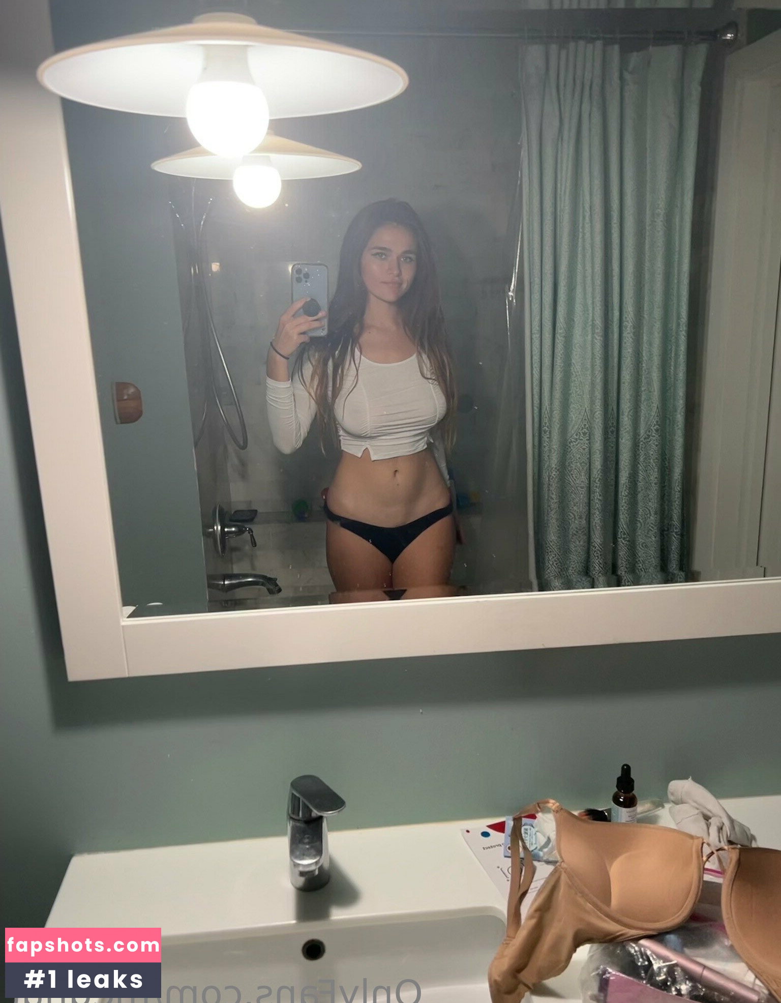 Megan Nutt gallery photo #2277