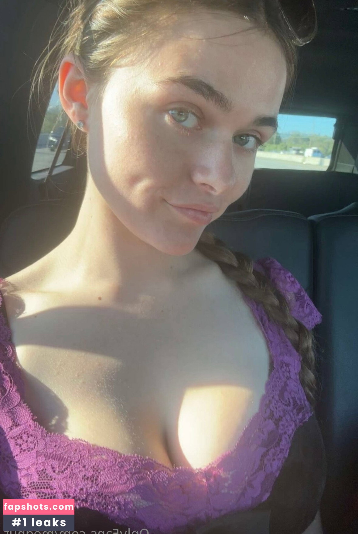 Megan Nutt gallery photo #3827
