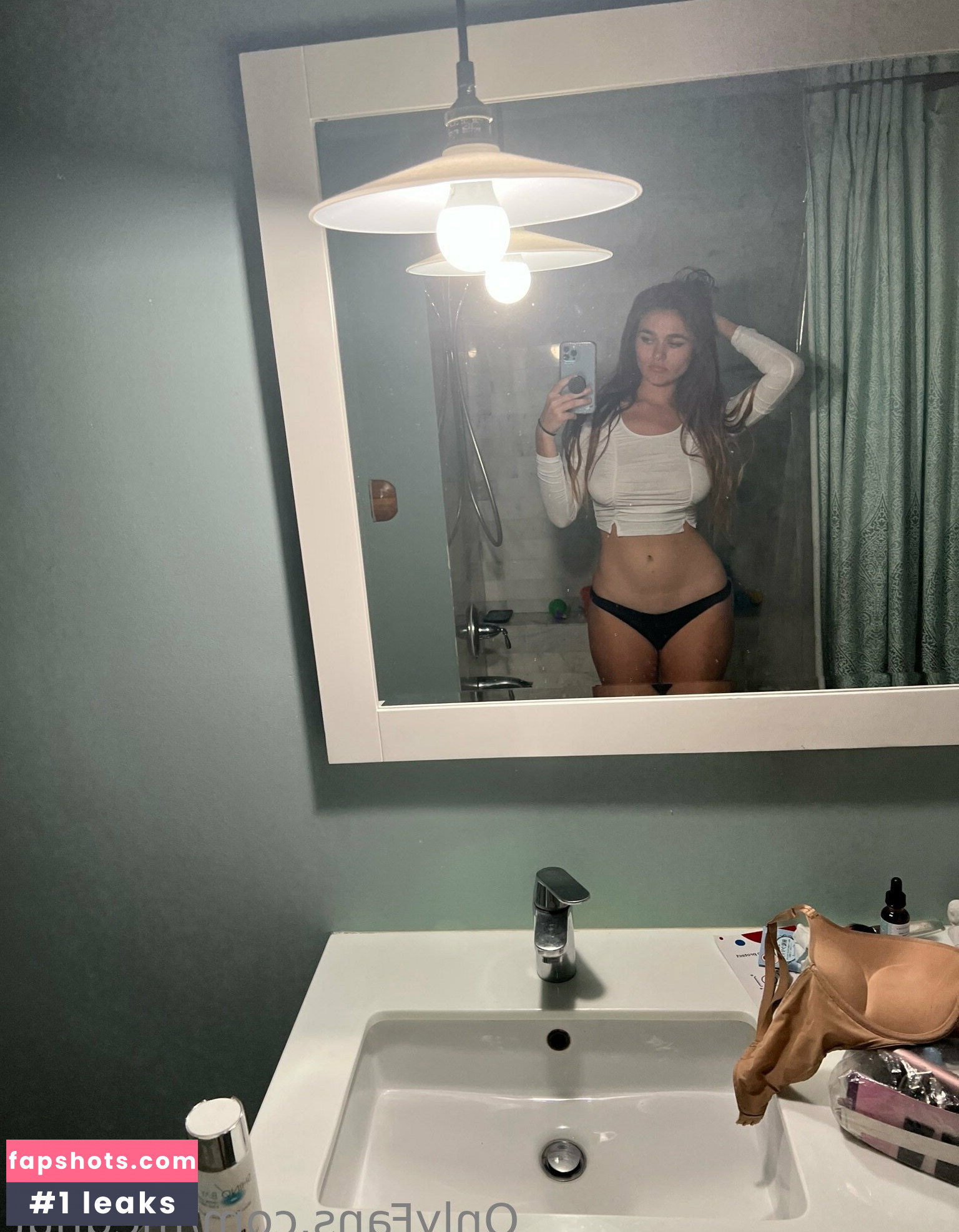 Megan Nutt gallery photo #2233