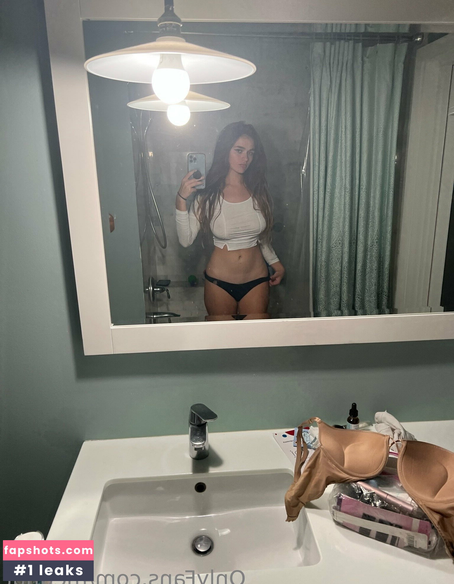Megan Nutt gallery photo #2934