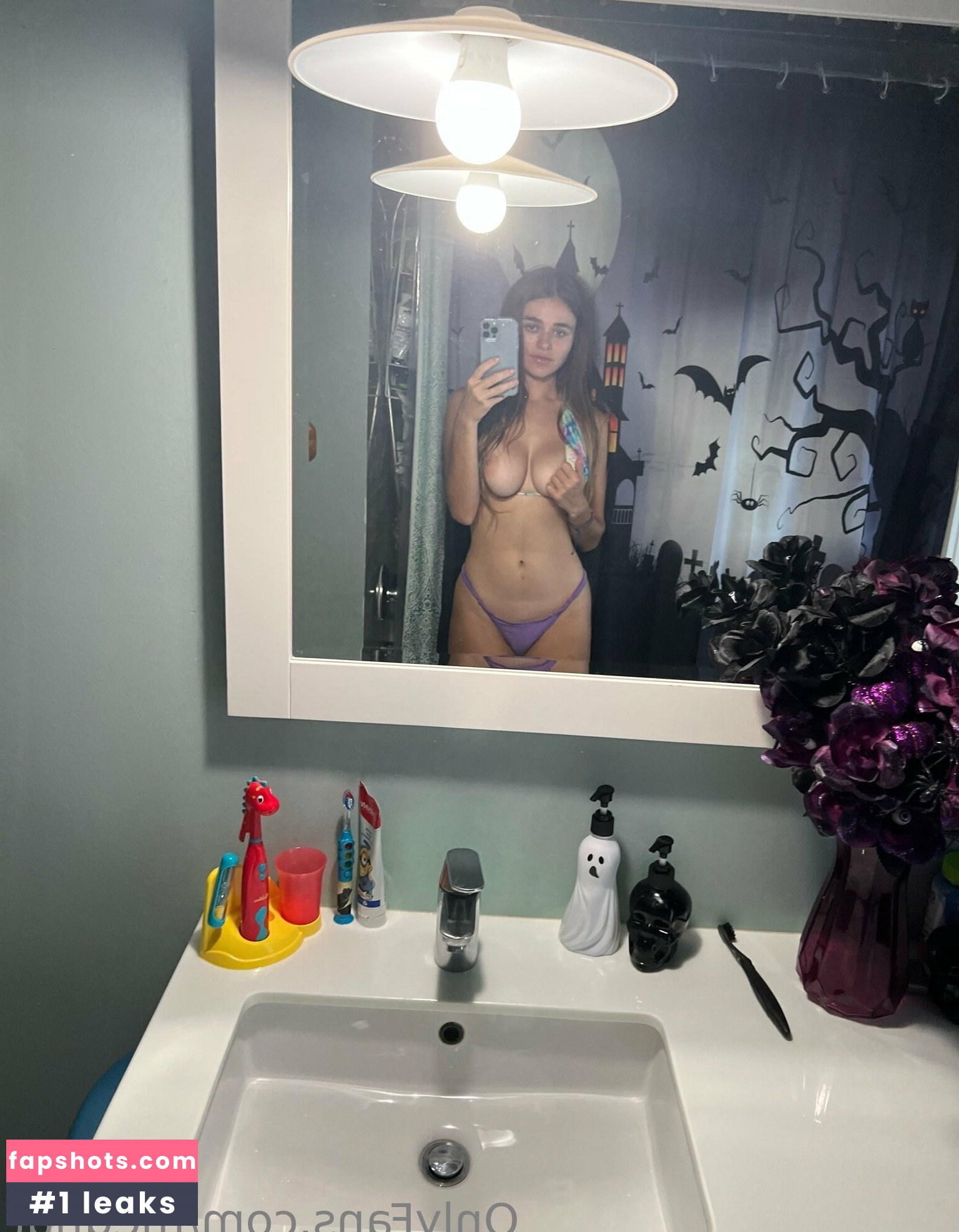 Megan Nutt gallery photo #2629