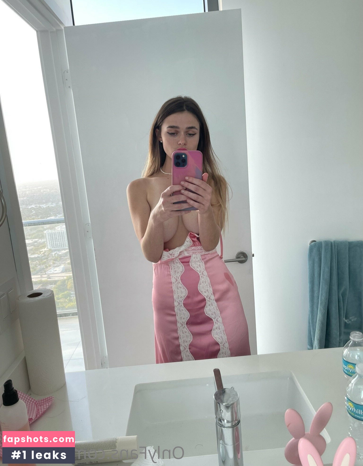 Megan Nutt gallery photo #2773