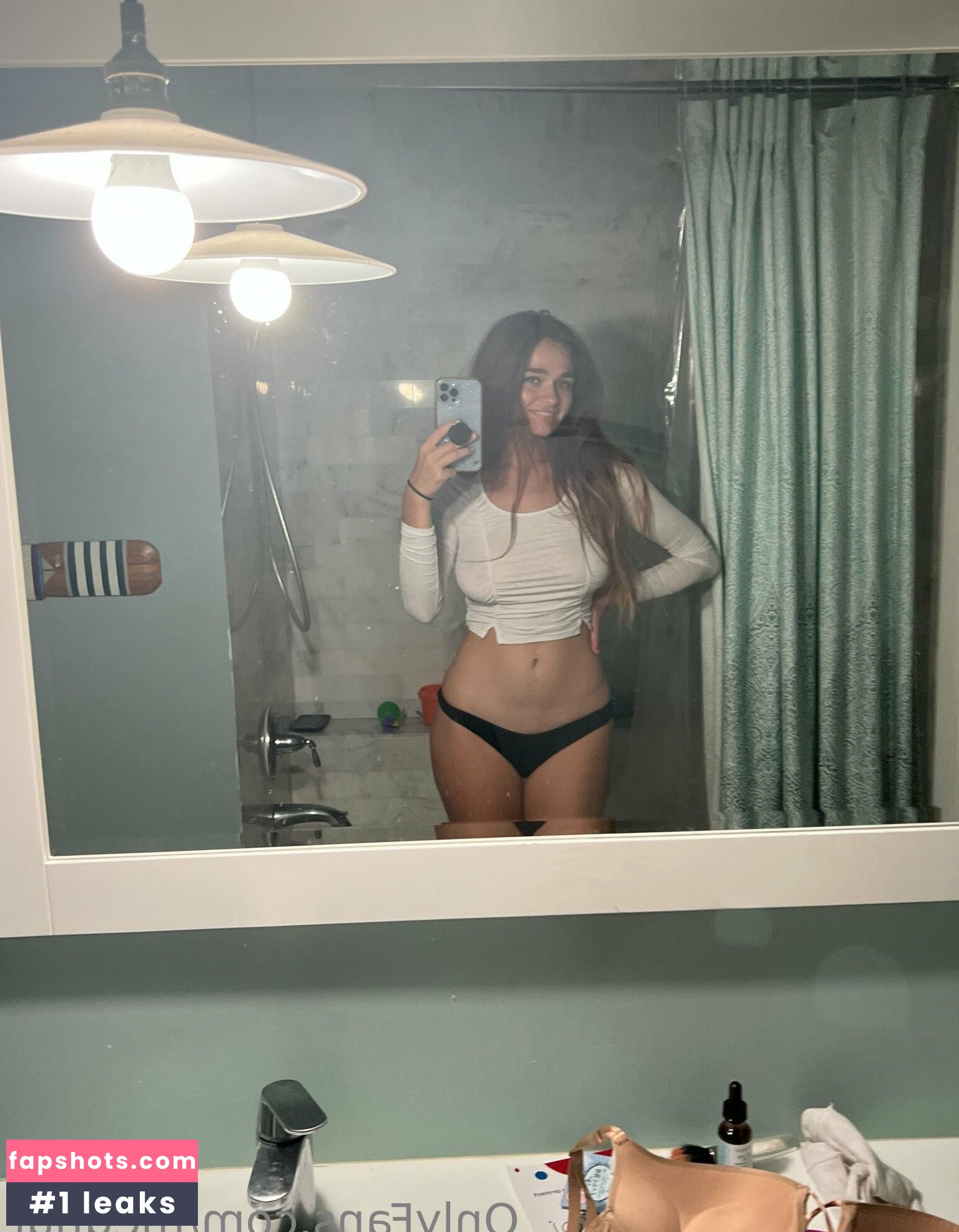 Megan Nutt gallery photo #2567