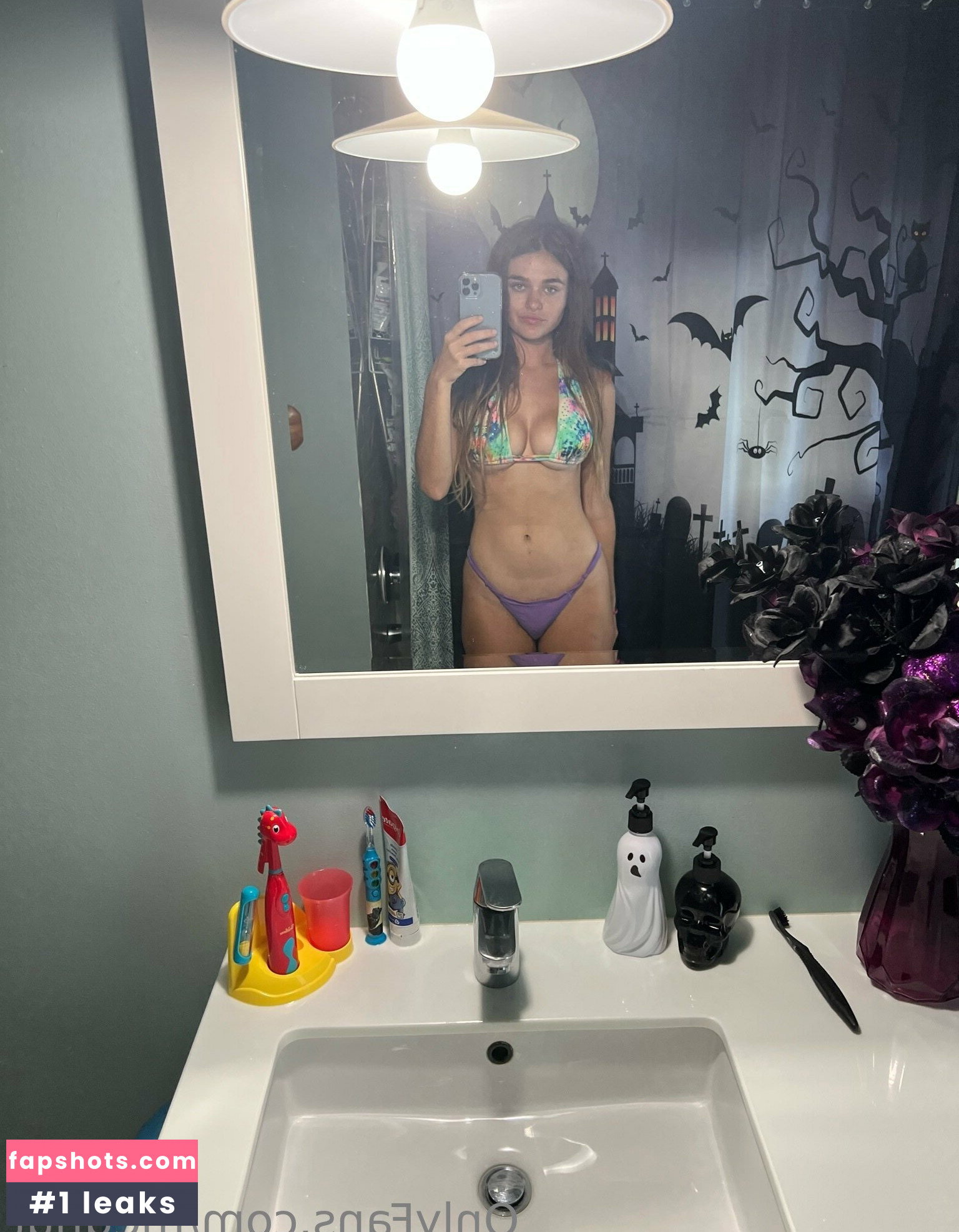 Megan Nutt gallery photo #2635