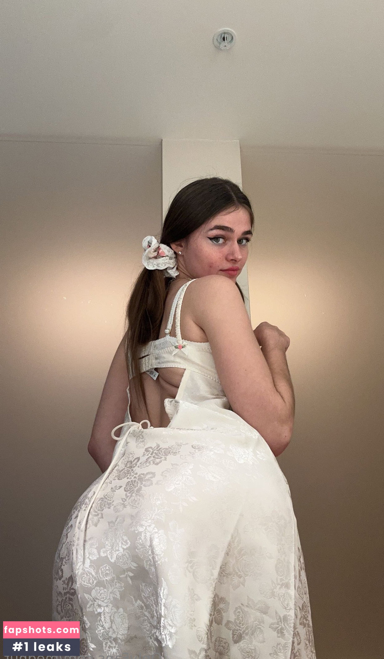 Megan Nutt gallery photo #2436