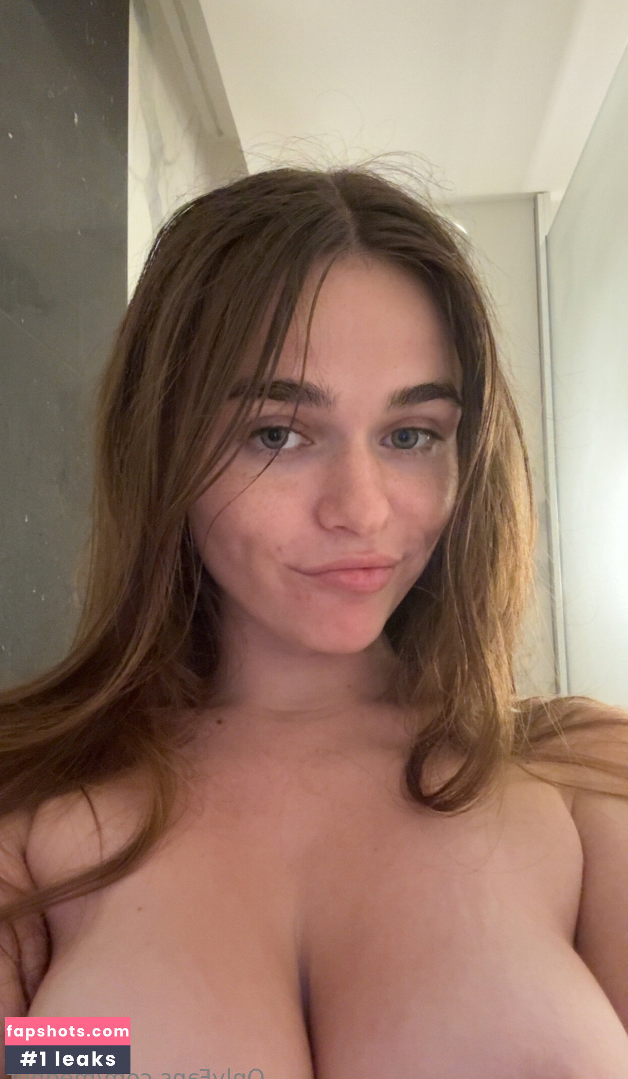 Megan Nutt gallery photo #2214