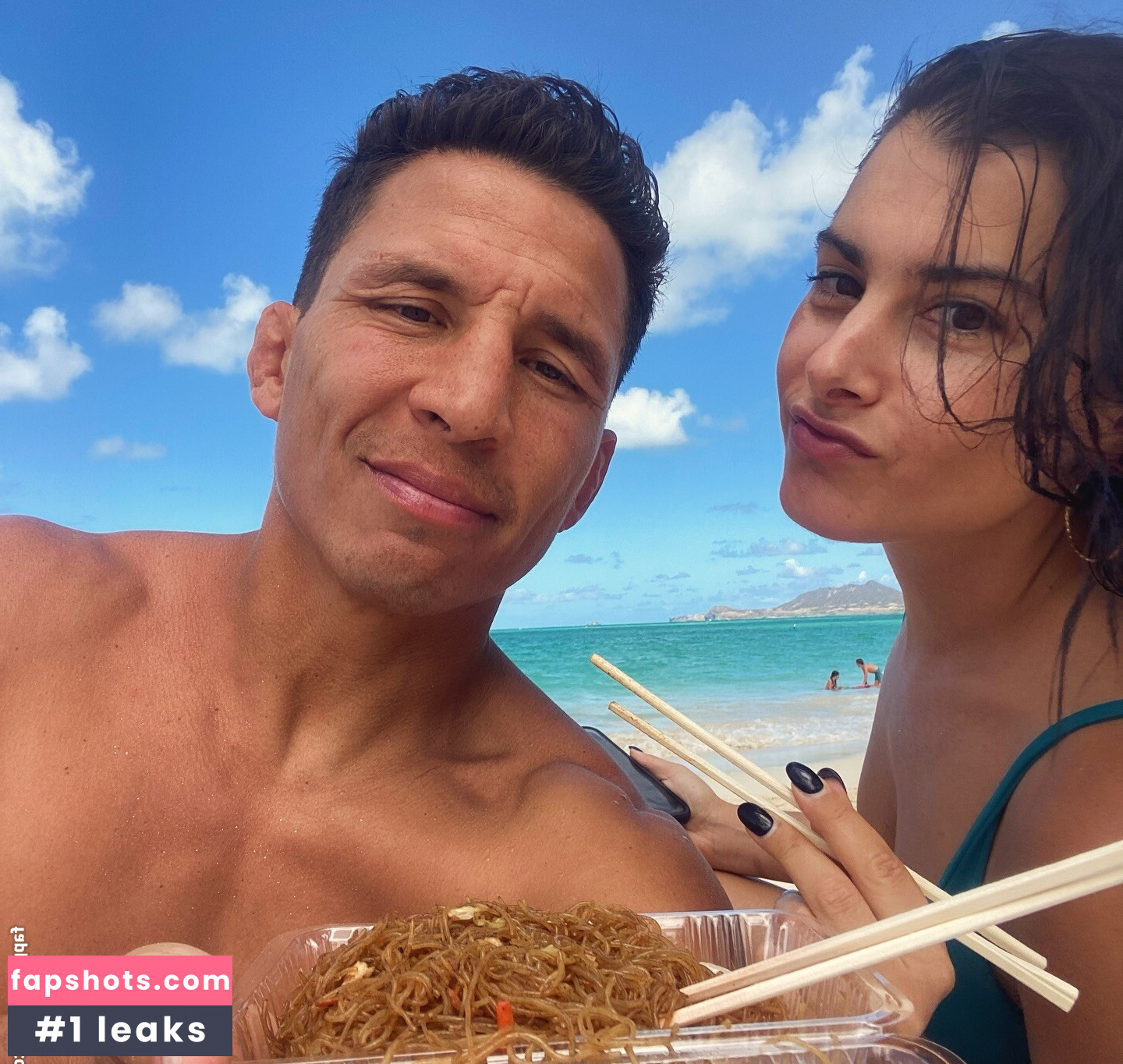 Megan Olivi gallery photo #18