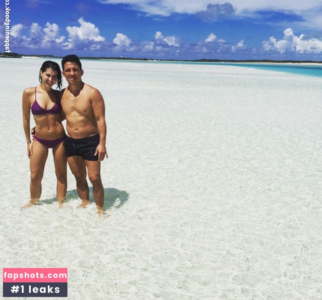 Megan Olivi gallery photo #27