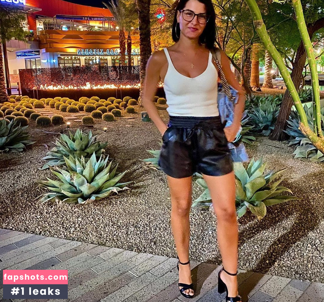 Megan Olivi gallery photo #34