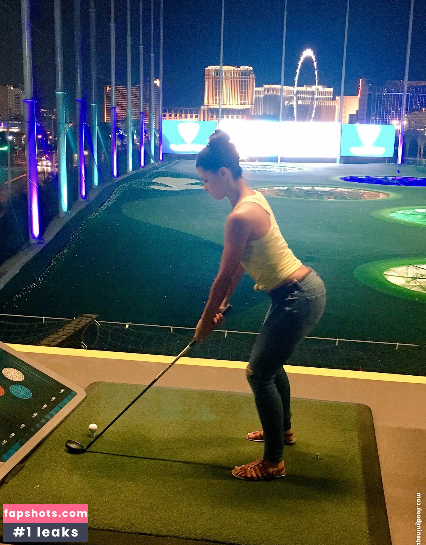 Megan Olivi gallery photo #8