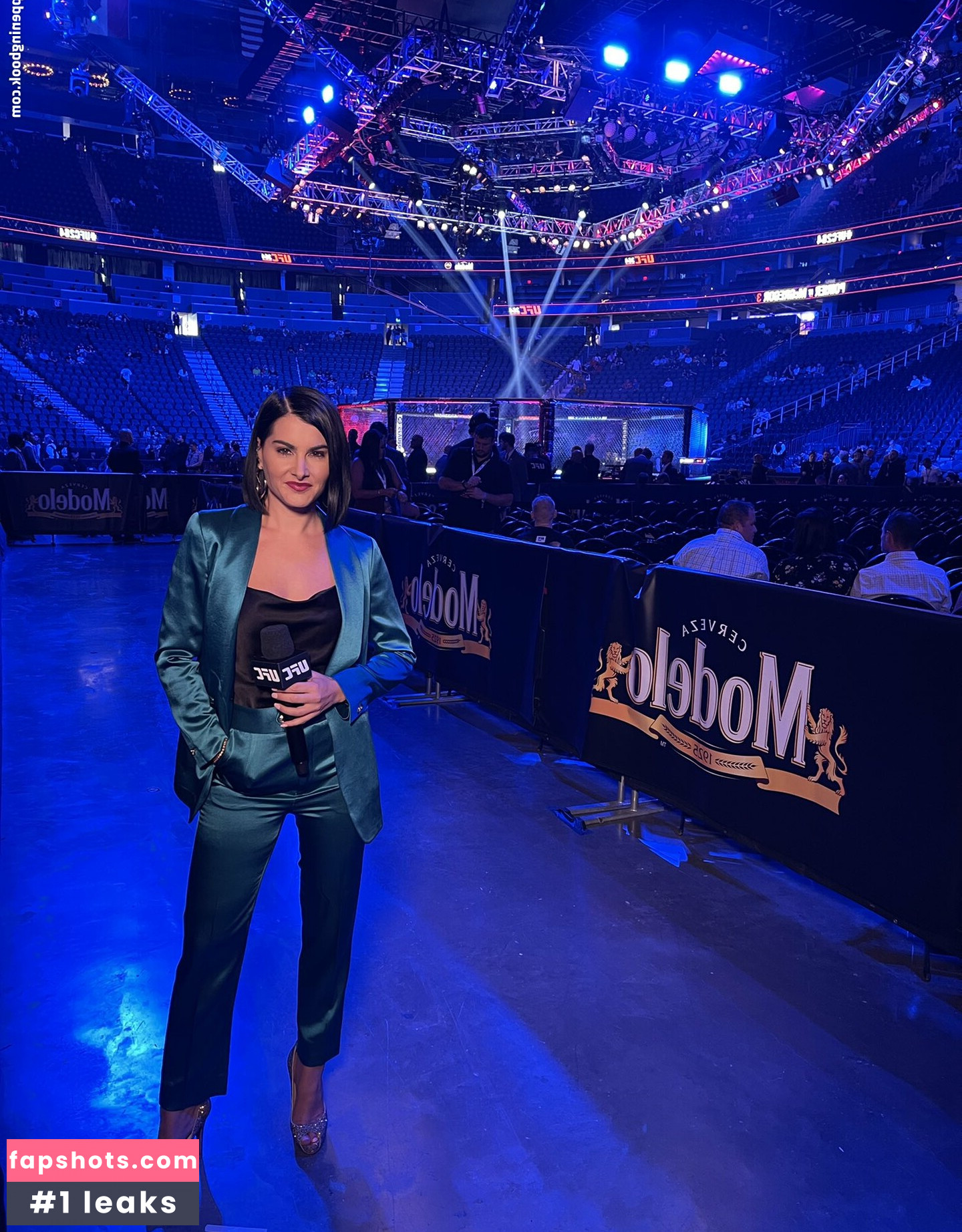 Megan Olivi gallery photo #9