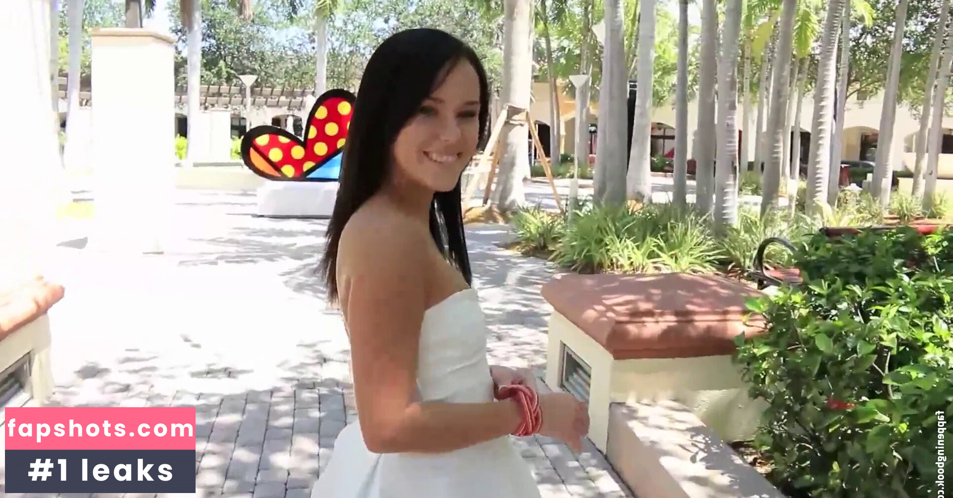 Megan Rain gallery photo #25