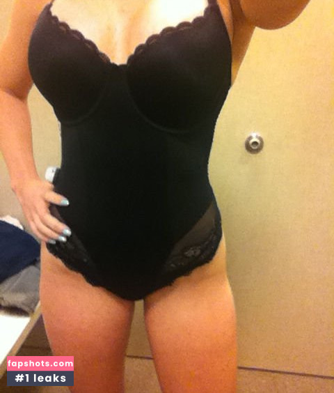 Megan Strand gallery photo #31