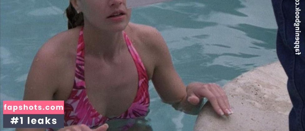 Megan Ward gallery photo #2