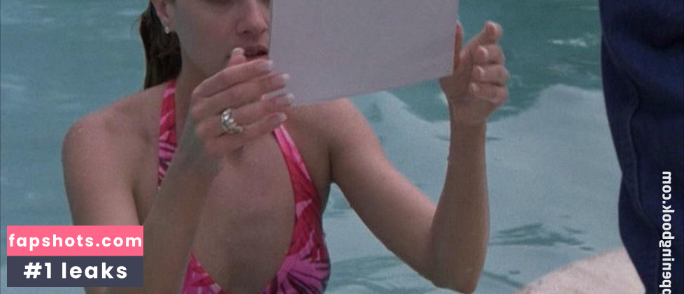 Megan Ward gallery photo #4