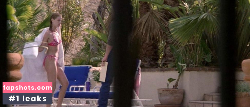 Megan Ward gallery photo #5