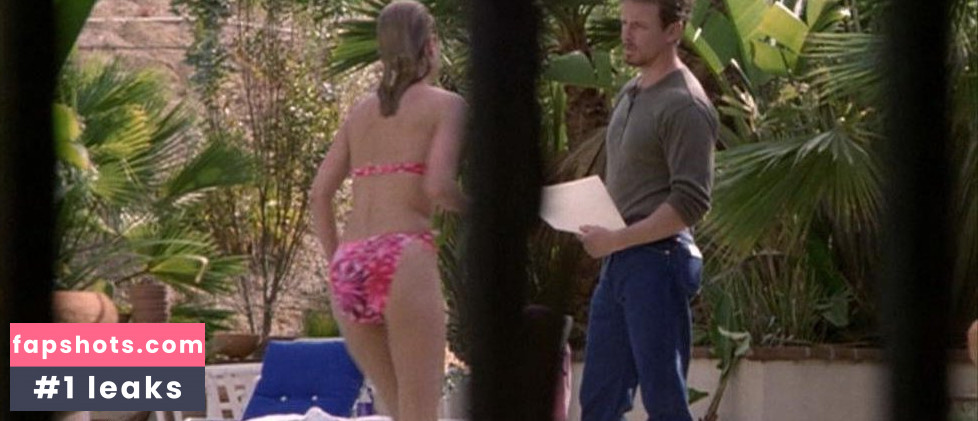 Megan Ward gallery photo #8