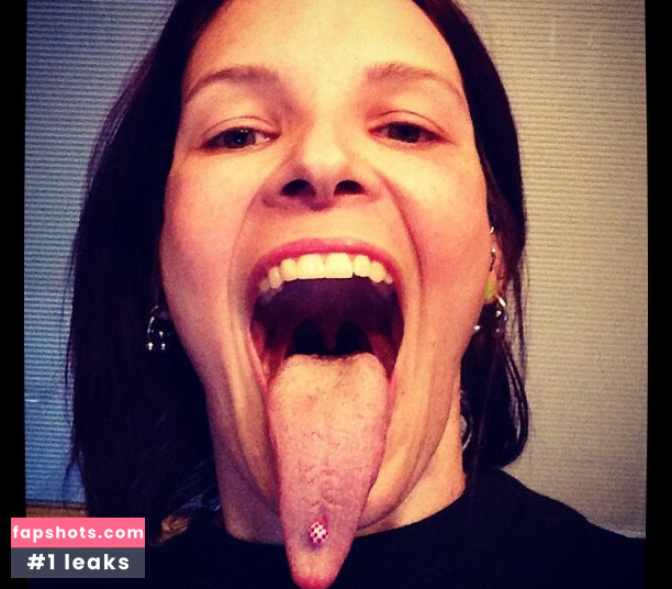 Megan Zass gallery photo #18