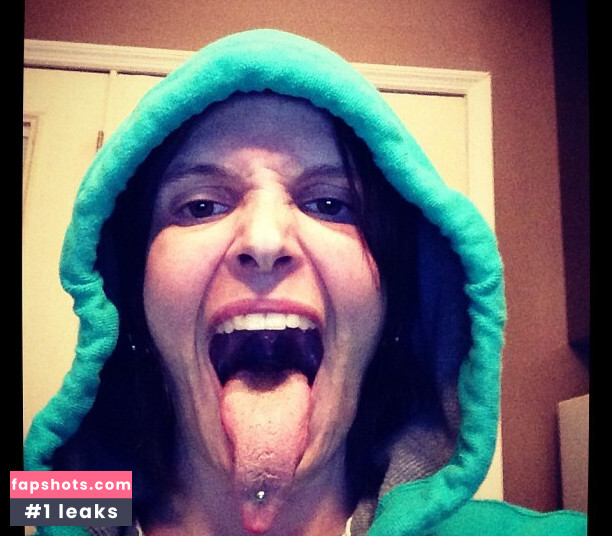 Megan Zass gallery photo #28