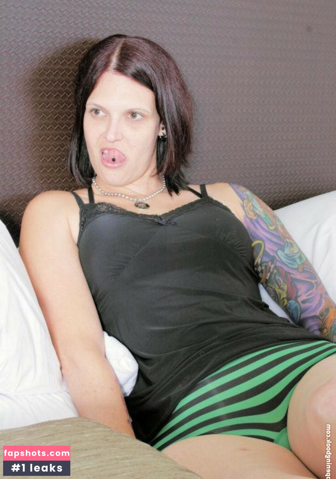 Megan Zass gallery photo #37