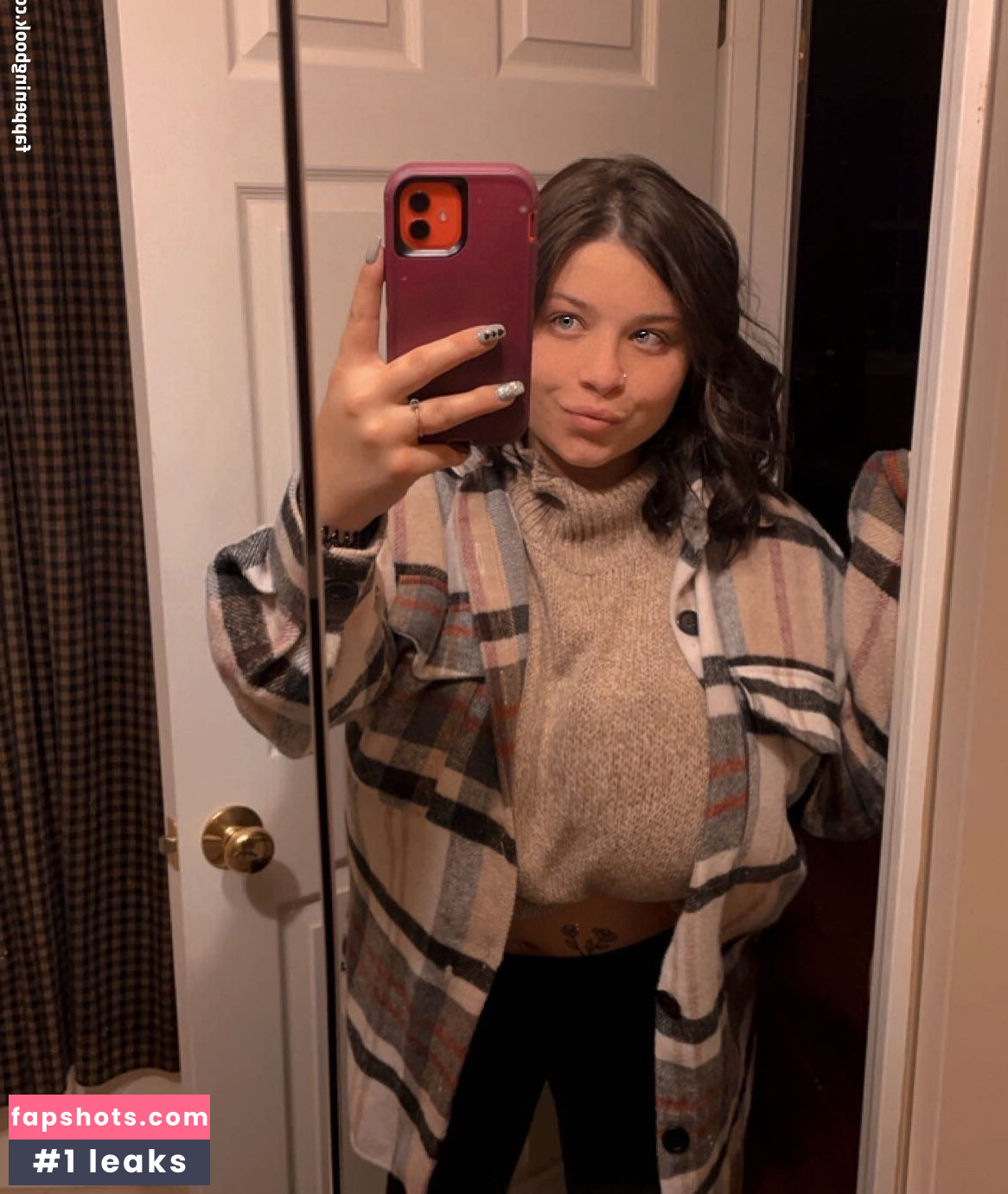 Meghan P gallery photo #39