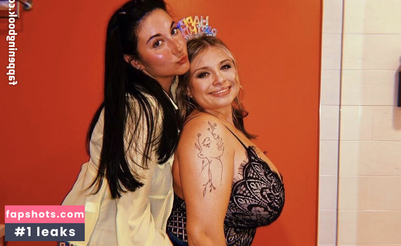 Meghan P gallery photo #6