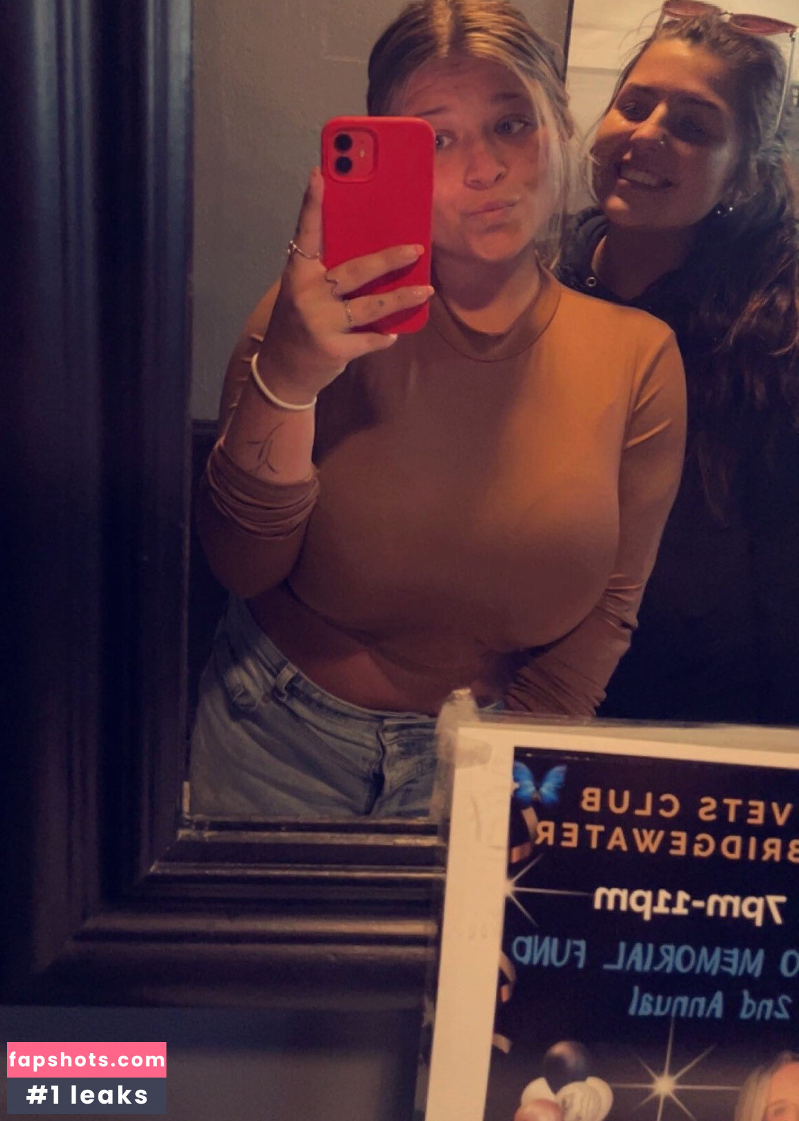 Meghan P gallery photo #8