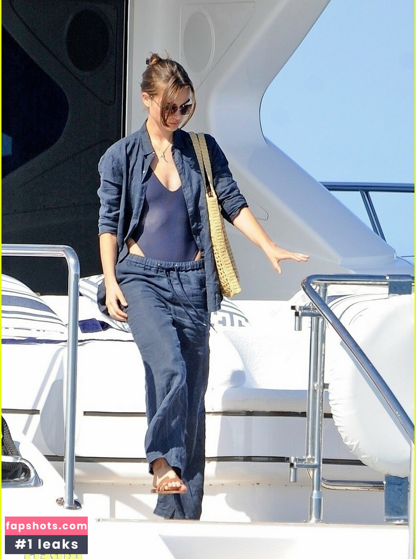 Meghan Roche gallery photo #3