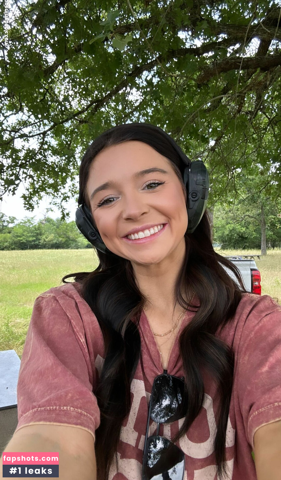 megreilyy gallery photo #2