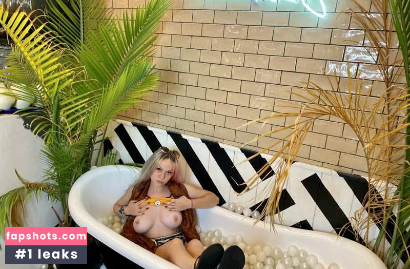 megsnotdead gallery photo #4