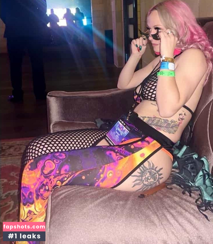 megsnotdead gallery photo #32