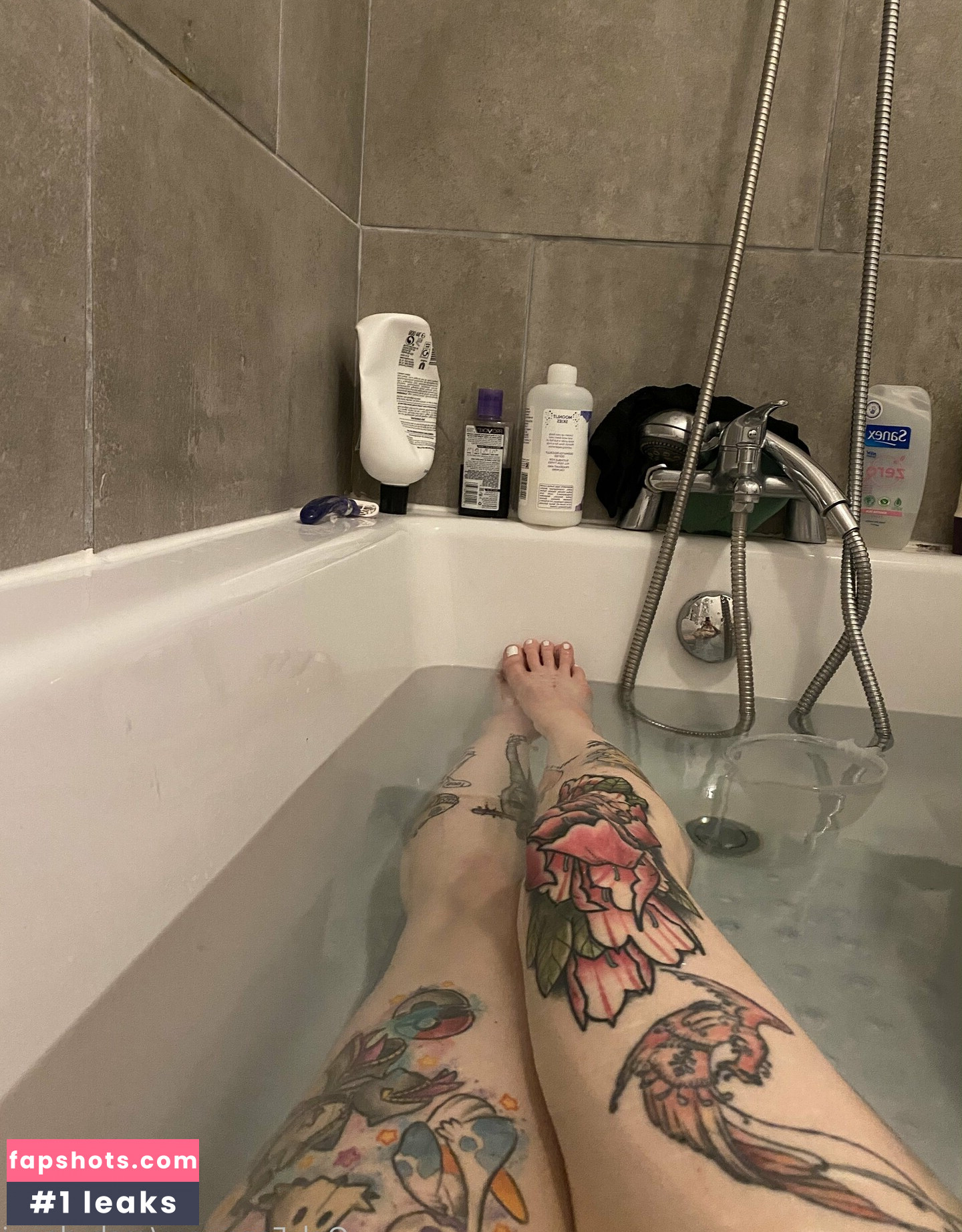 meh_danni gallery photo #48