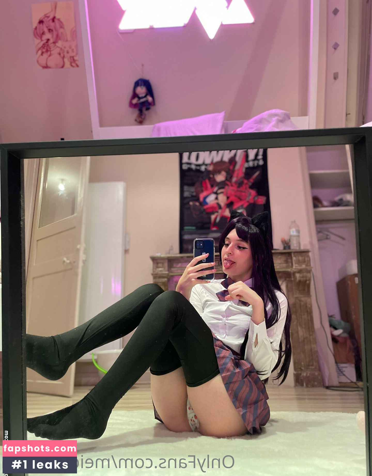 Meido Moon gallery photo #21